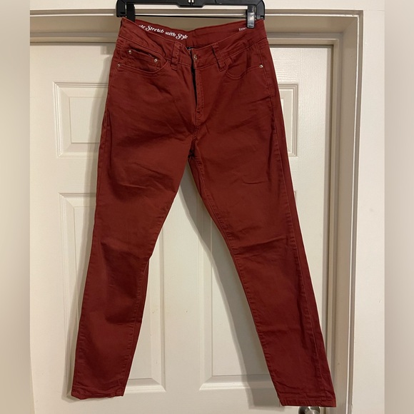 Signature Studio Red Pants - Picture 1 of 3